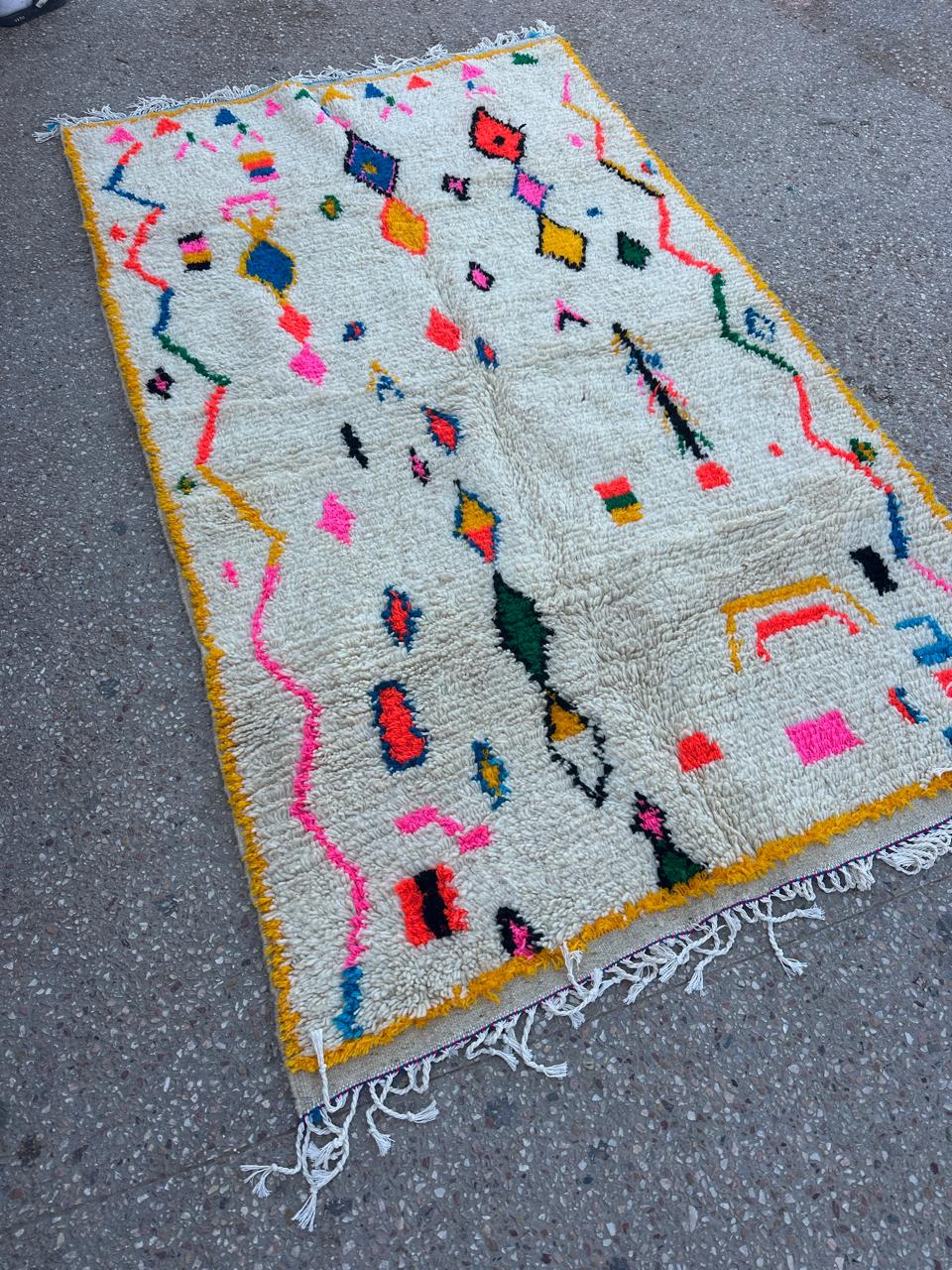 Handmade Azilal Rug, size 250 x 150 cm || 8.2 x 4.92 ft