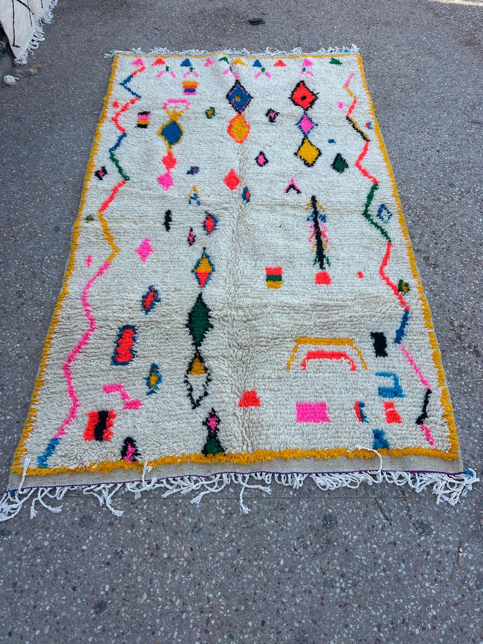 Handmade Azilal Rug, size 250 x 150 cm || 8.2 x 4.92 ft