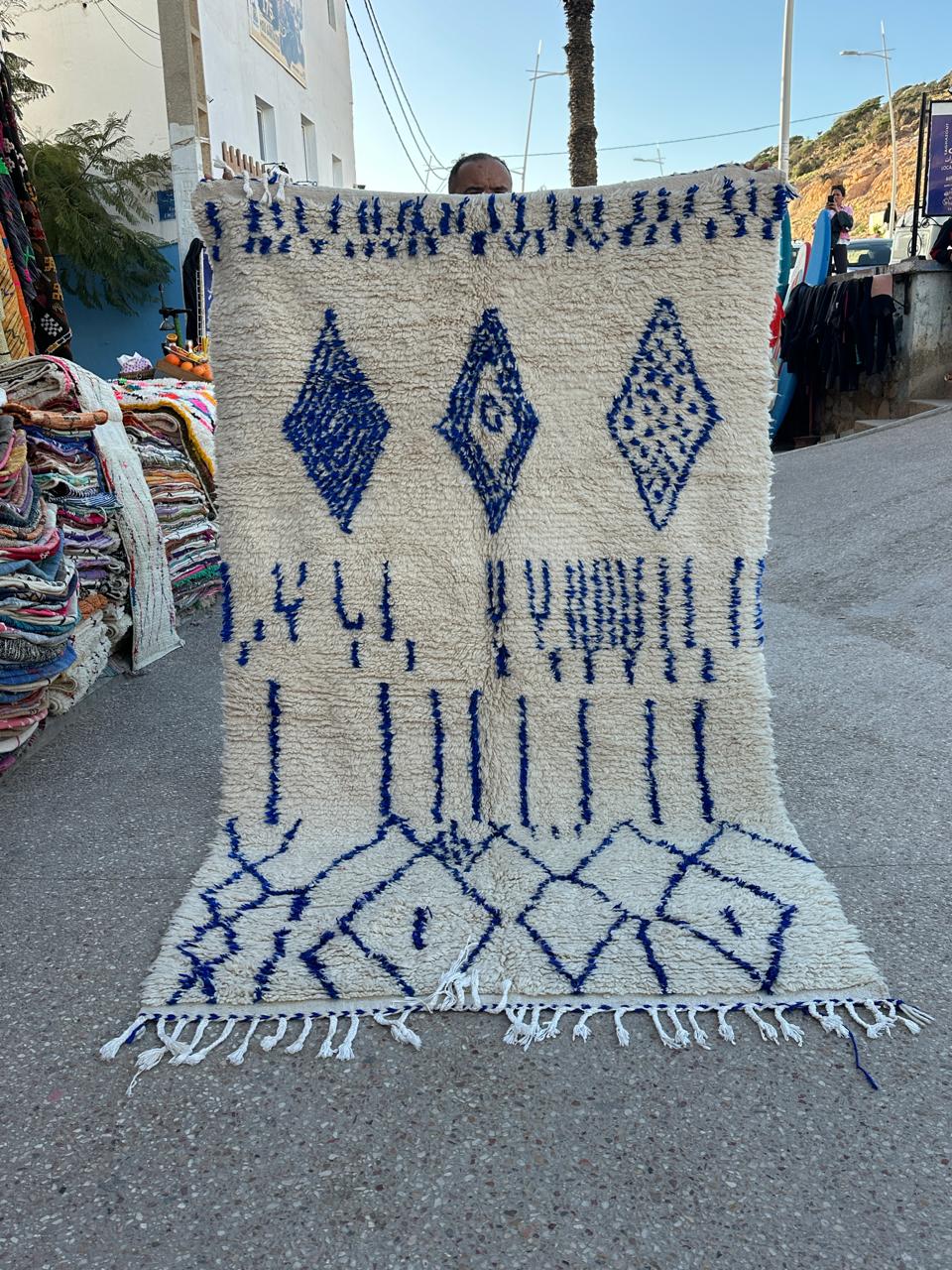 Handmade Azilal Rug, size 250 x 150 cm || 8.2 x 4.92 ft