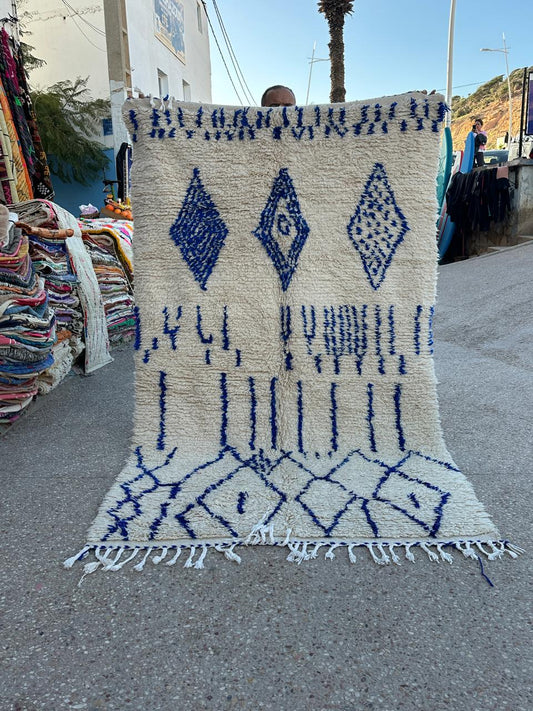 Handmade Azilal Rug, size 250 x 150 cm || 8.2 x 4.92 ft