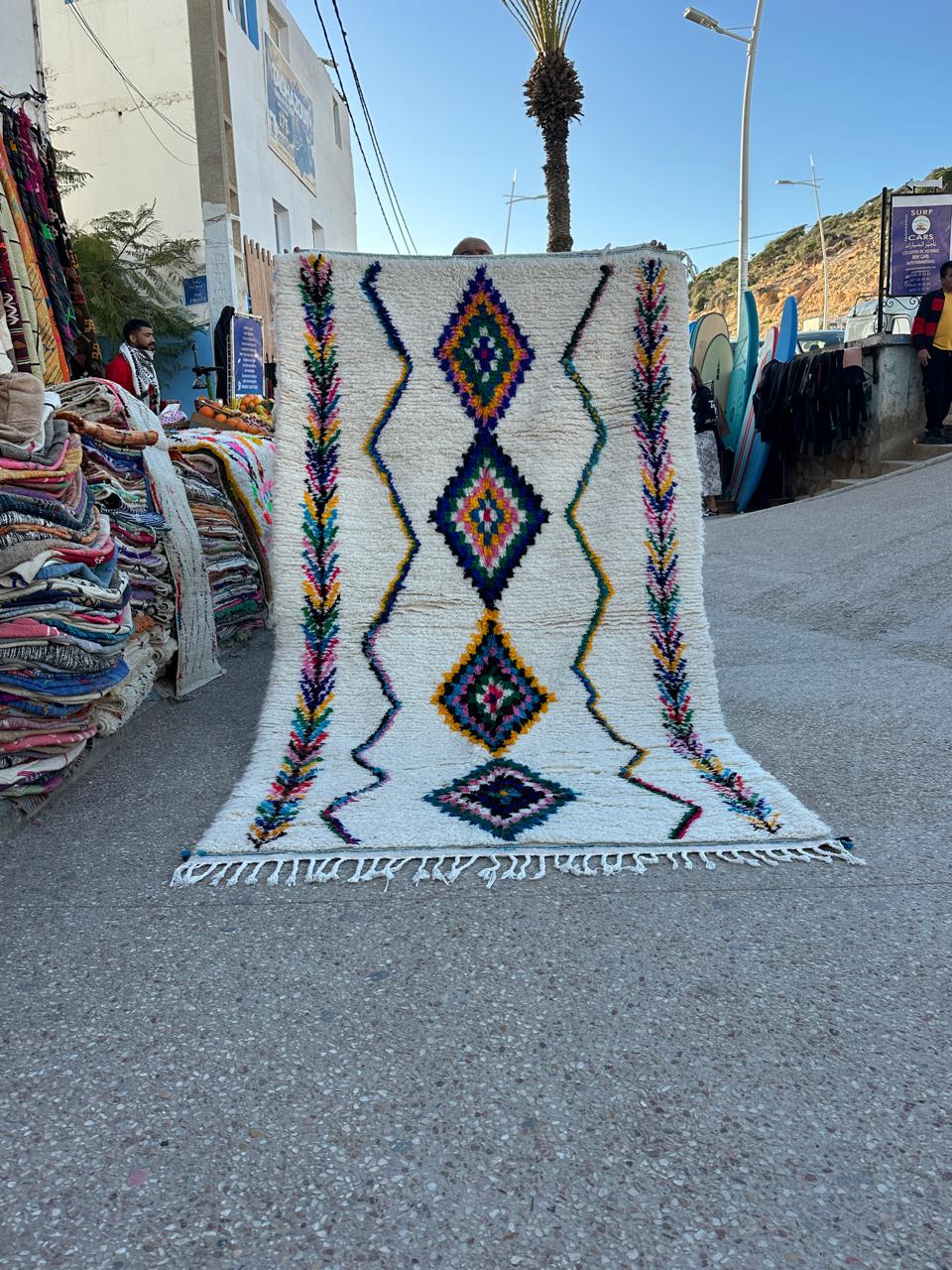 Handmade Azilal Rug, size 250 x 150 cm || 8.2 x 4.92 ft