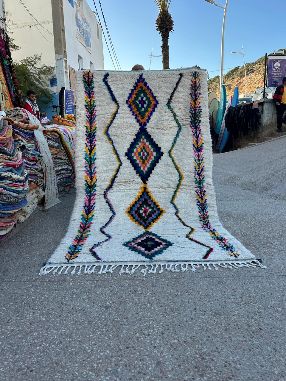 Handmade Azilal Rug, size 250 x 150 cm || 8.2 x 4.92 ft