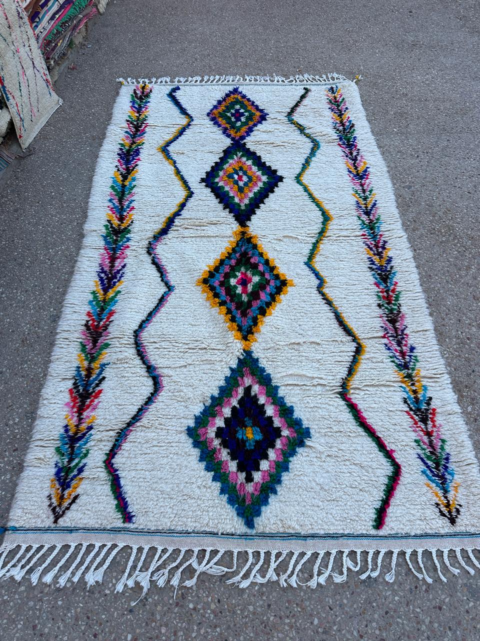 Handmade Azilal Rug, size 250 x 150 cm || 8.2 x 4.92 ft