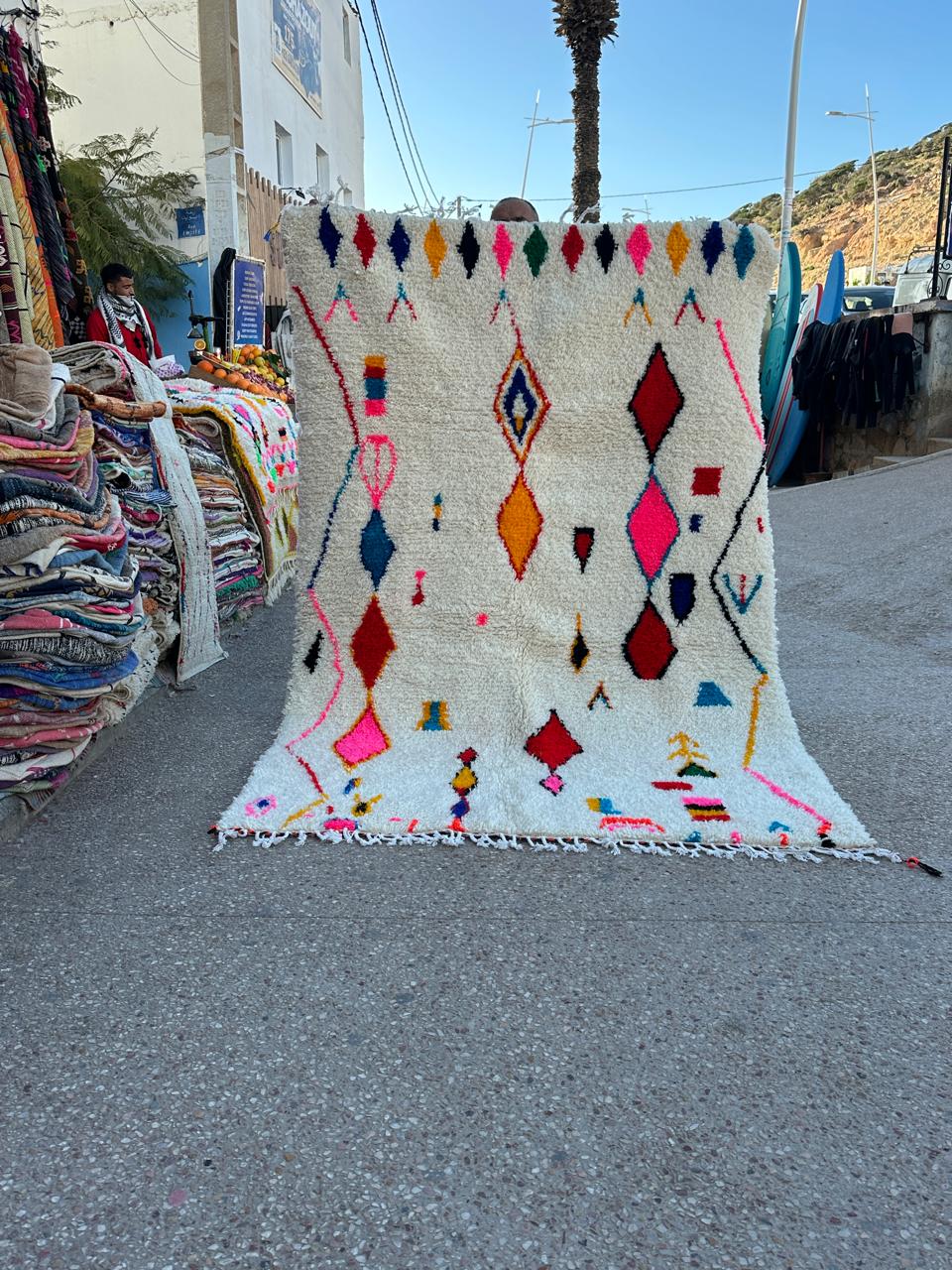 Handmade Azilal Rug, size 250 x 150 cm || 8.2 x 4.92 ft