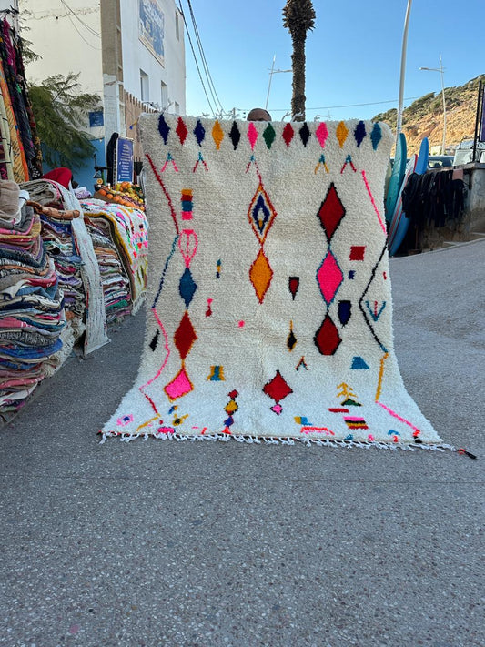 Handmade Azilal Rug, size 250 x 150 cm || 8.2 x 4.92 ft