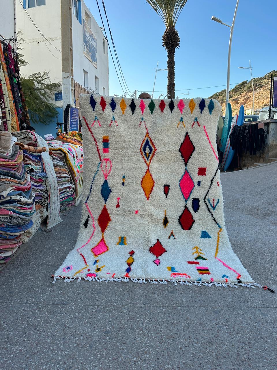 Handmade Azilal Rug, size 250 x 150 cm || 8.2 x 4.92 ft