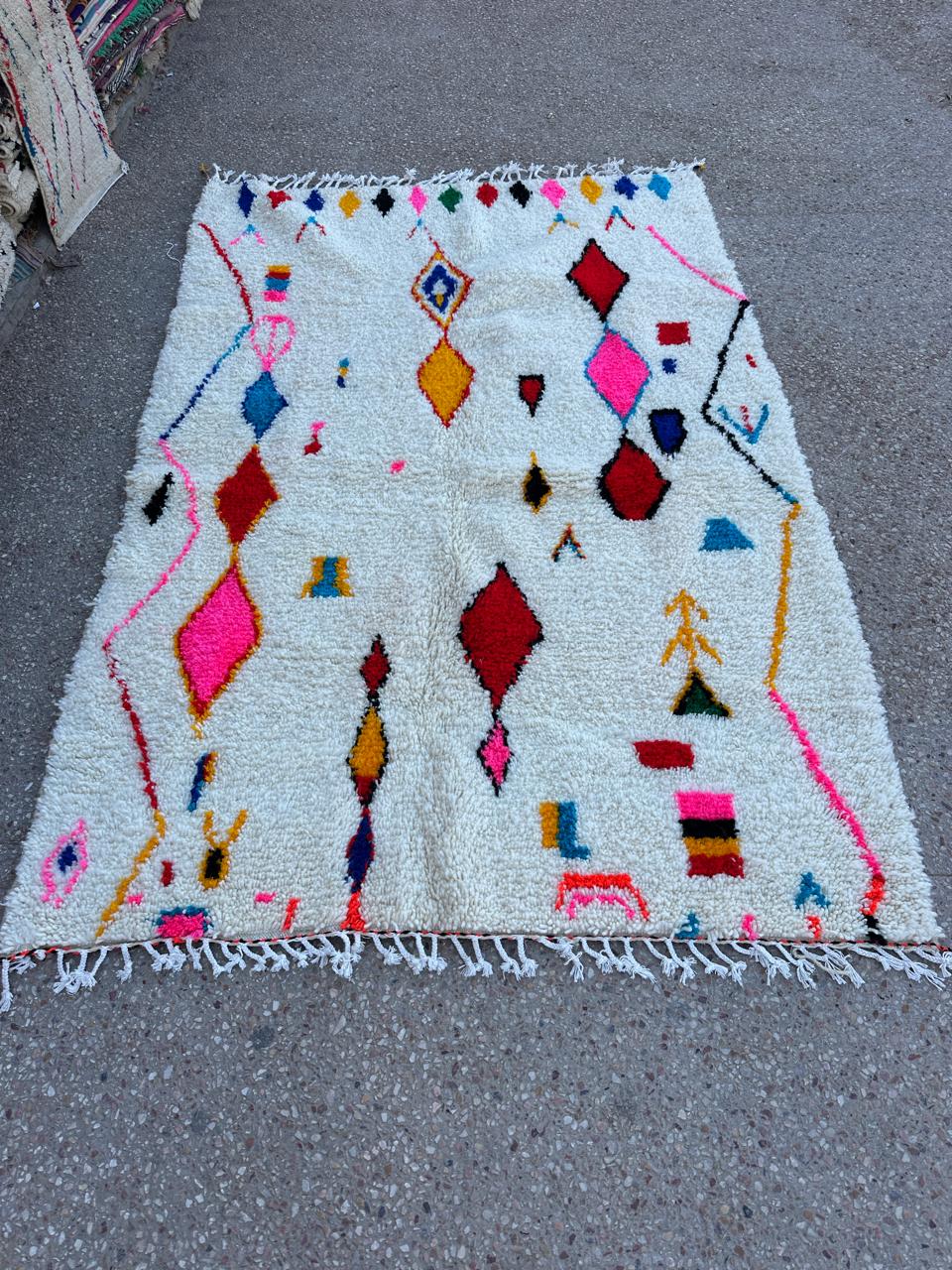 Handmade Azilal Rug, size 250 x 150 cm || 8.2 x 4.92 ft