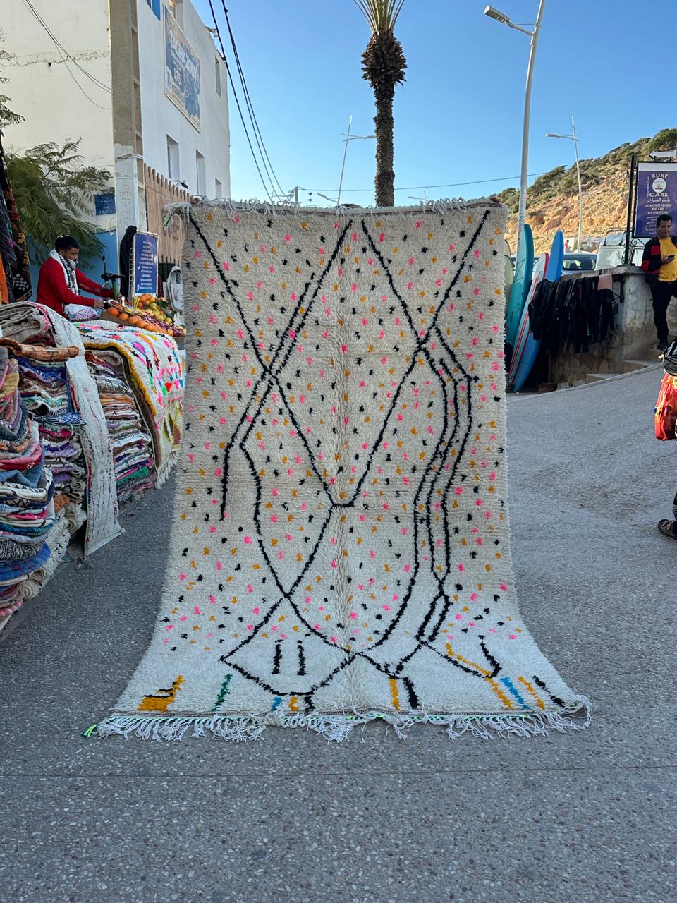 Handmade Azilal Rug, size 250 x 150 cm || 8.2 x 4.92 ft