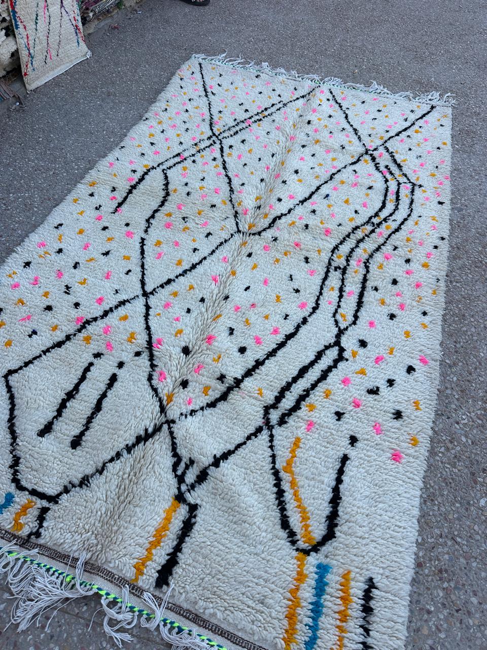 Handmade Azilal Rug, size 250 x 150 cm || 8.2 x 4.92 ft
