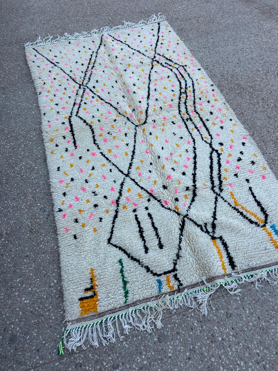 Handmade Azilal Rug, size 250 x 150 cm || 8.2 x 4.92 ft