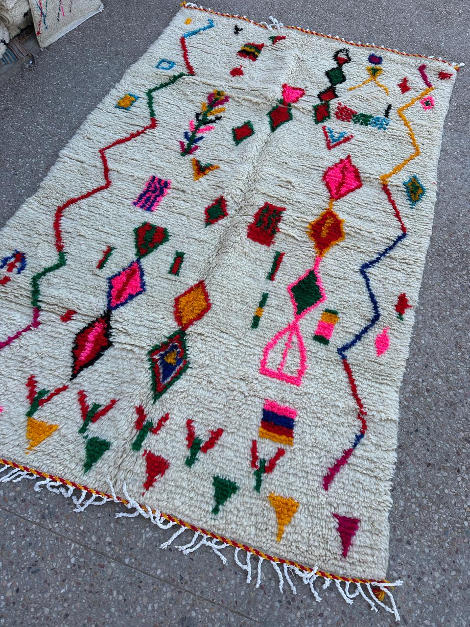 Handmade Azilal Rug, size 250 x 150 cm || 8.2 x 4.92 ft