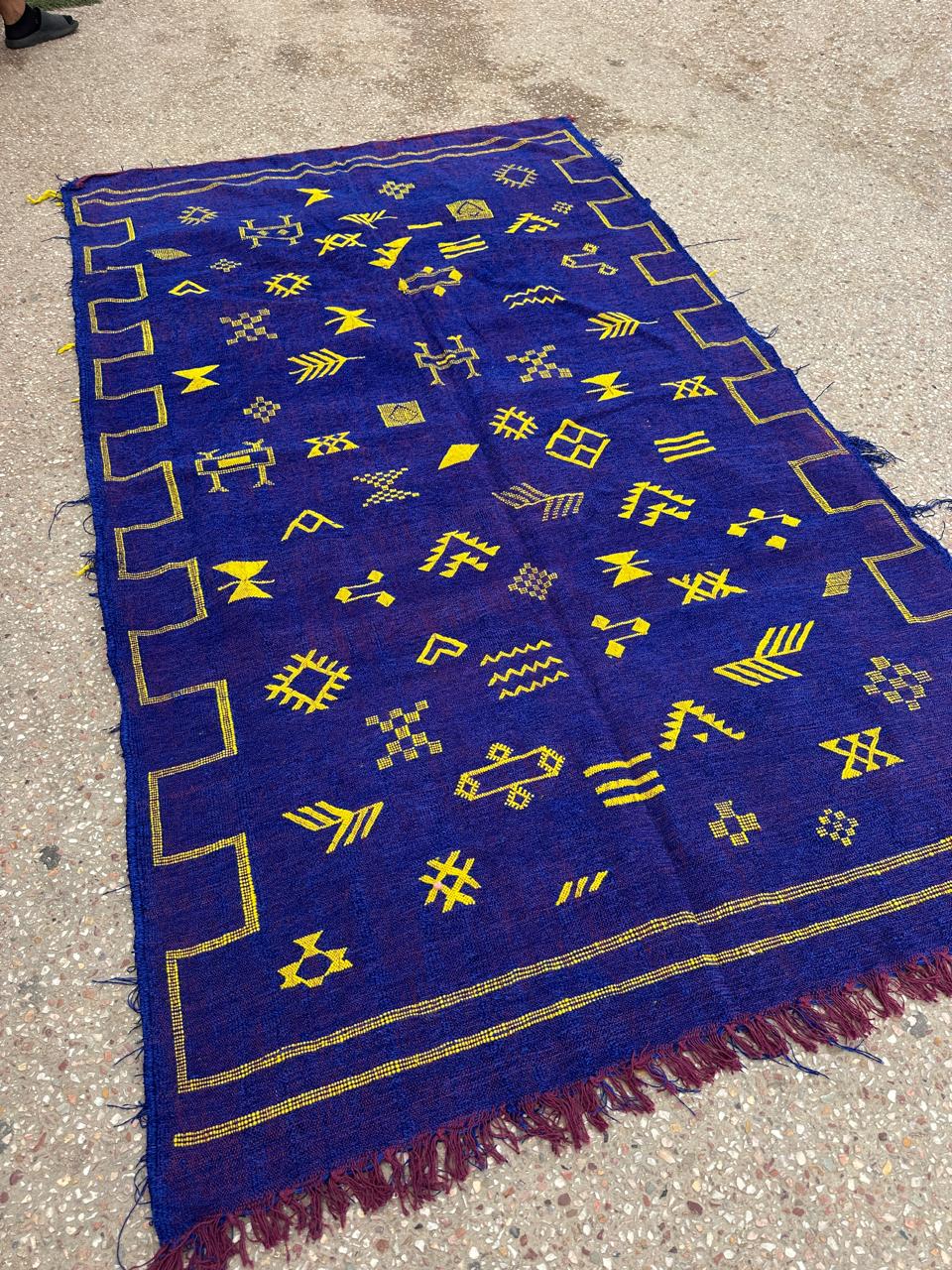 Kelim Handmade silk Rug, size 250 x 150 cm || 8.2 x 4.92 ft