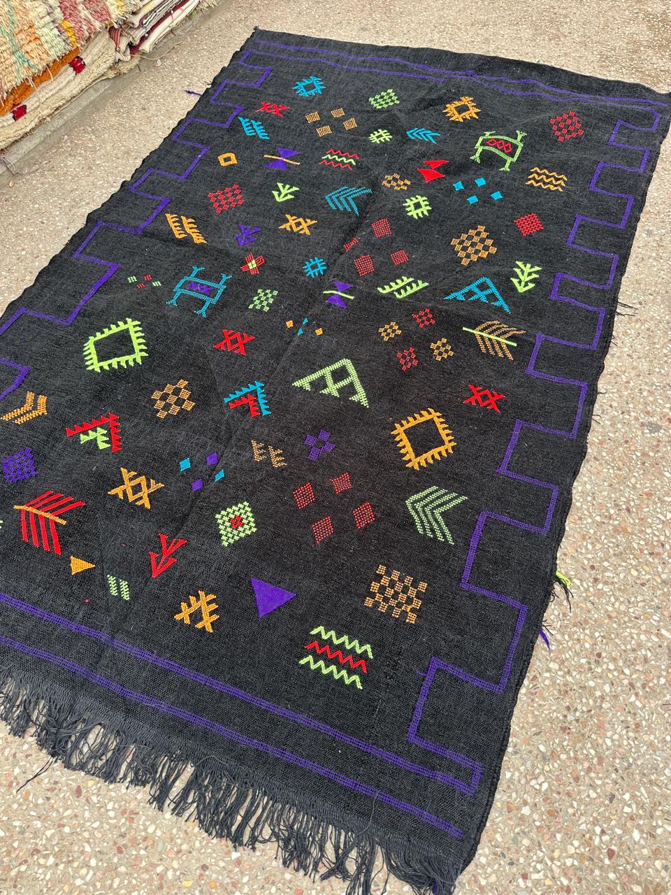 Handmade Kelim Rug, size 250 x 150 cm || 8.2 x 4.92 ft