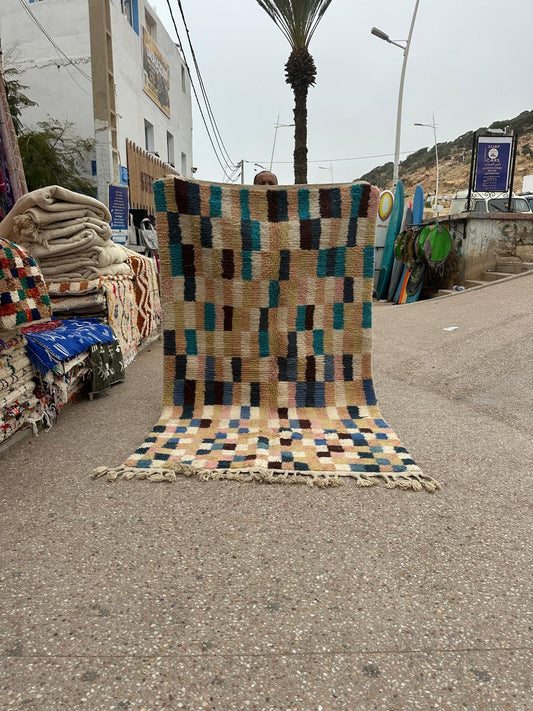 Handmade Azilal Rug, size 250 x 150 cm || 8.2 x 4.92 ft