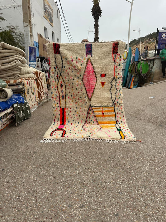 Handmade Azilal Rug, size 250 x 150 cm || 8.2 x 4.92 ft