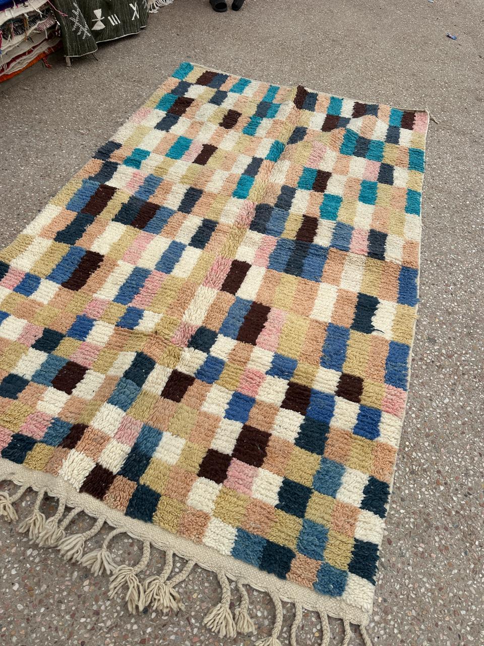 Handmade Azilal Rug, size 250 x 150 cm || 8.2 x 4.92 ft