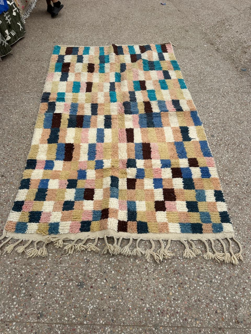 Handmade Azilal Rug, size 250 x 150 cm || 8.2 x 4.92 ft