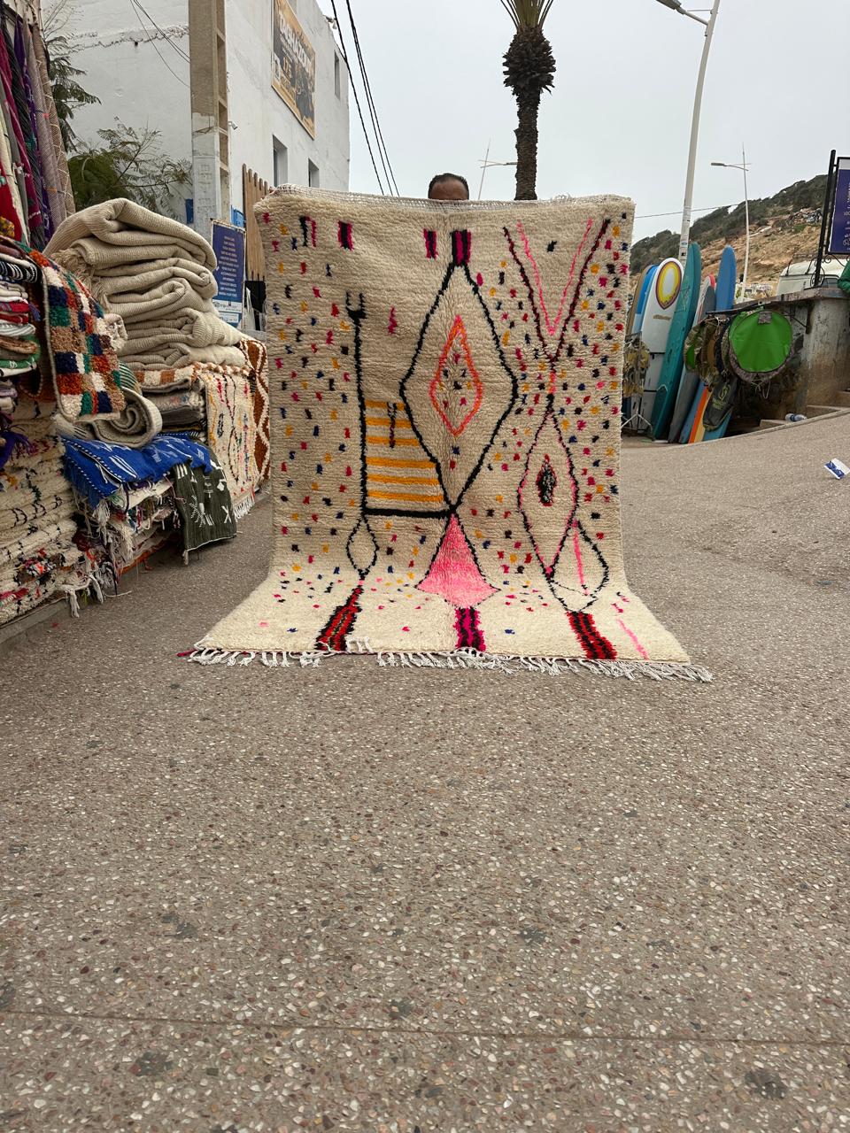 Handmade Azilal Rug, size 250 x 150 cm || 8.2 x 4.92 ft