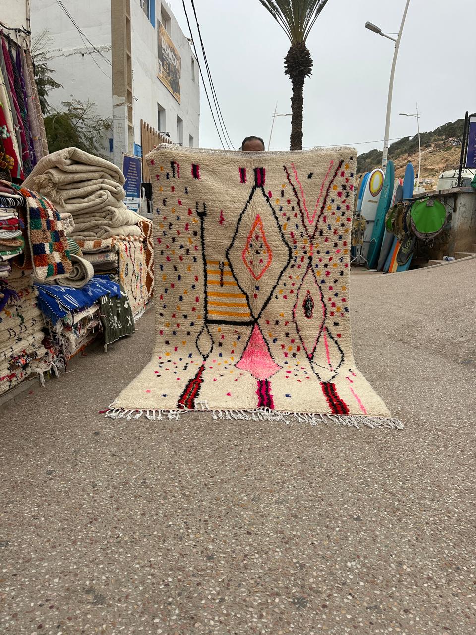 Handmade Azilal Rug, size 250 x 150 cm || 8.2 x 4.92 ft