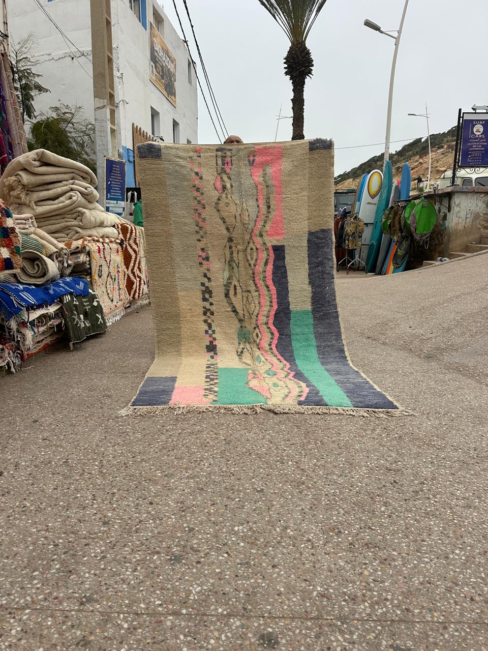 Handmade Azilal Rug, size 250 x 150 cm || 8.2 x 4.92 ft