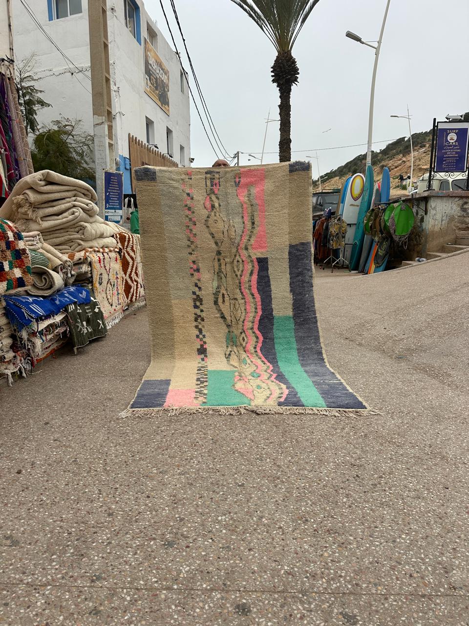 Handmade Azilal Rug, size 250 x 150 cm || 8.2 x 4.92 ft