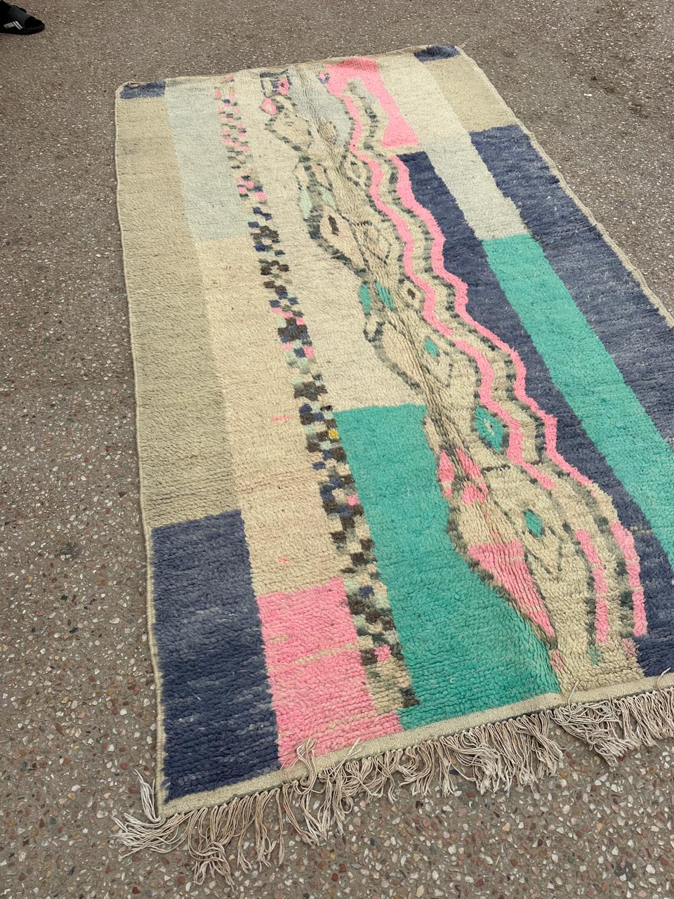 Handmade Azilal Rug, size 250 x 150 cm || 8.2 x 4.92 ft