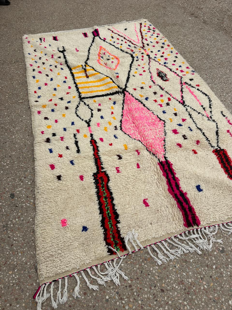 Handmade Azilal Rug, size 250 x 150 cm || 8.2 x 4.92 ft