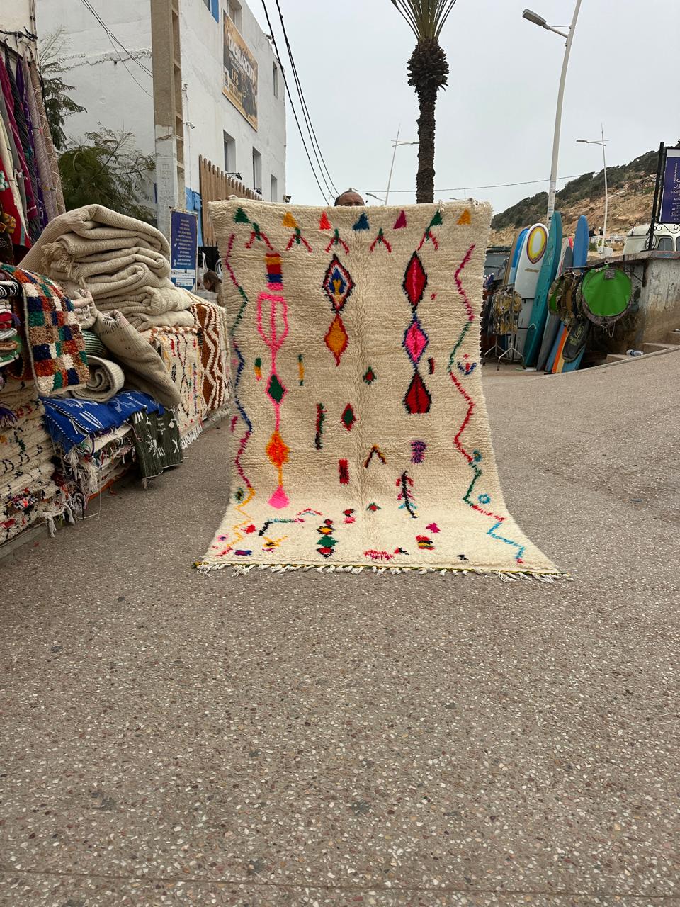 Handmade Azilal Rug, size 250 x 150 cm || 8.2 x 4.92 ft