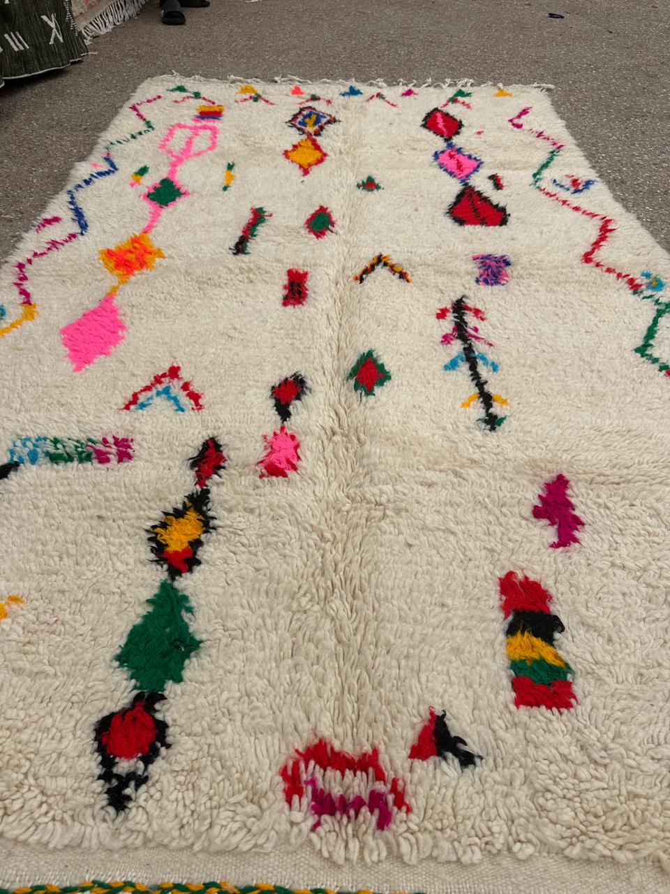 Handmade Azilal Rug, size 250 x 150 cm || 8.2 x 4.92 ft