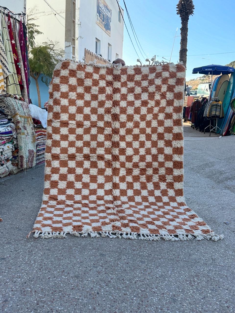 Handmade Beni Ouarain, size 250 x 150 cm || 8.2 x 4.92 ft