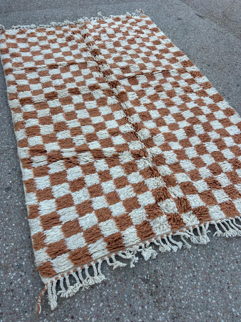 Handmade Beni Ouarain, size 250 x 150 cm || 8.2 x 4.92 ft