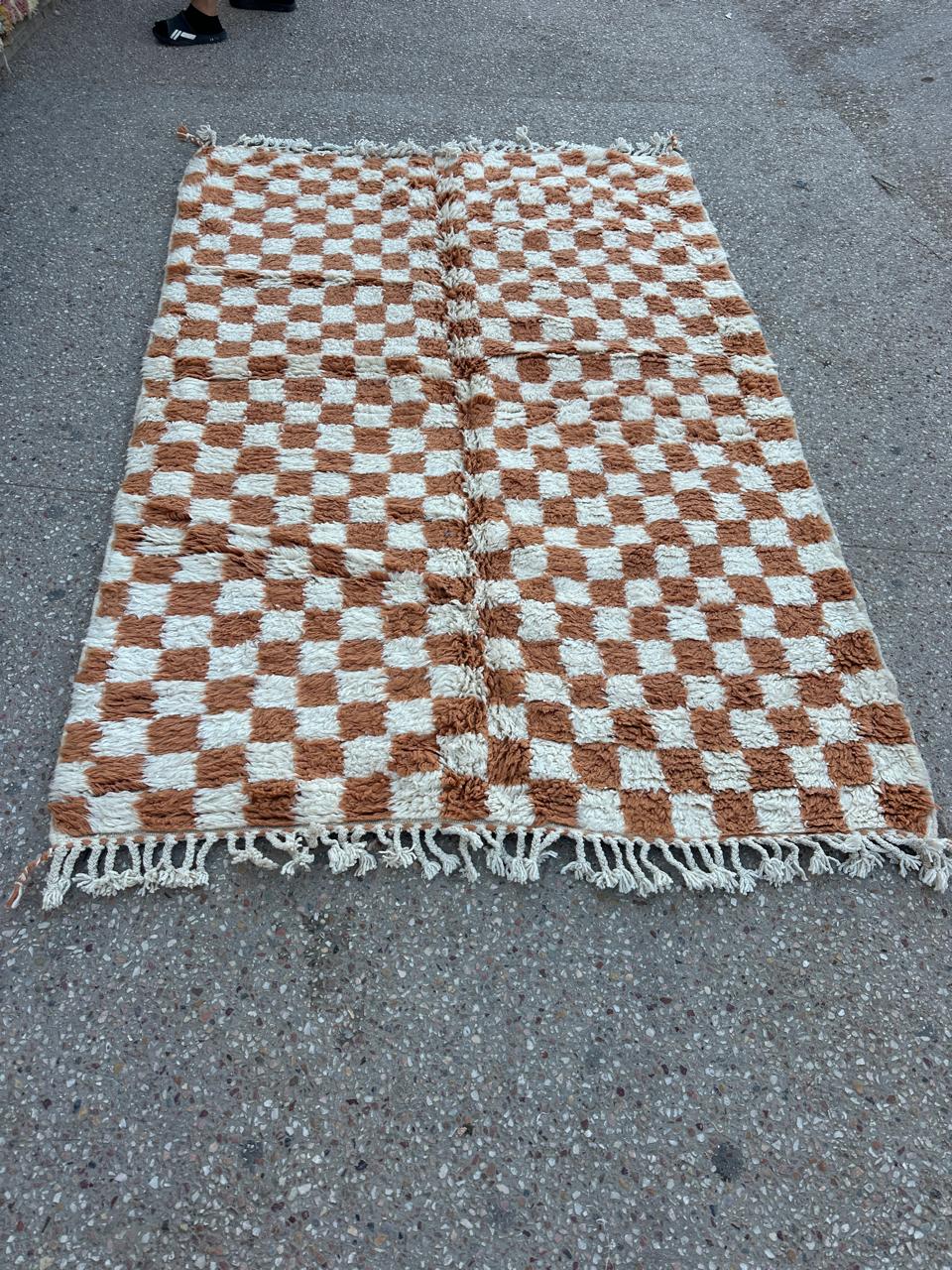 Handmade Beni Ouarain, size 250 x 150 cm || 8.2 x 4.92 ft