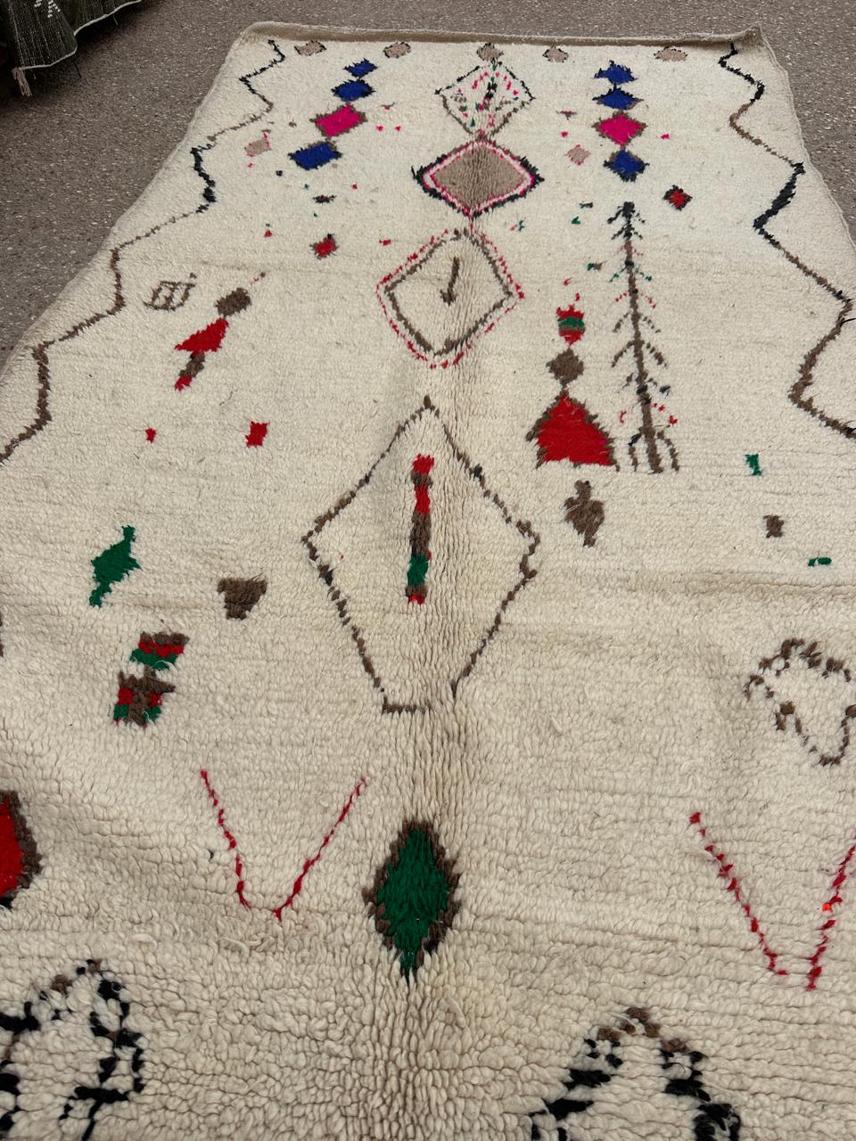 Handmade Azilal Rug, size 250 x 150 cm || 8.2 x 4.92 ft
