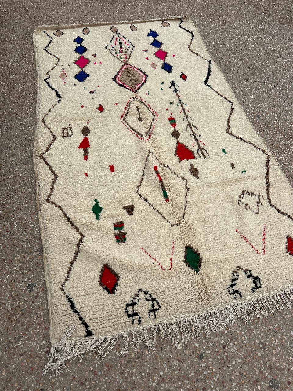 Handmade Azilal Rug, size 250 x 150 cm || 8.2 x 4.92 ft