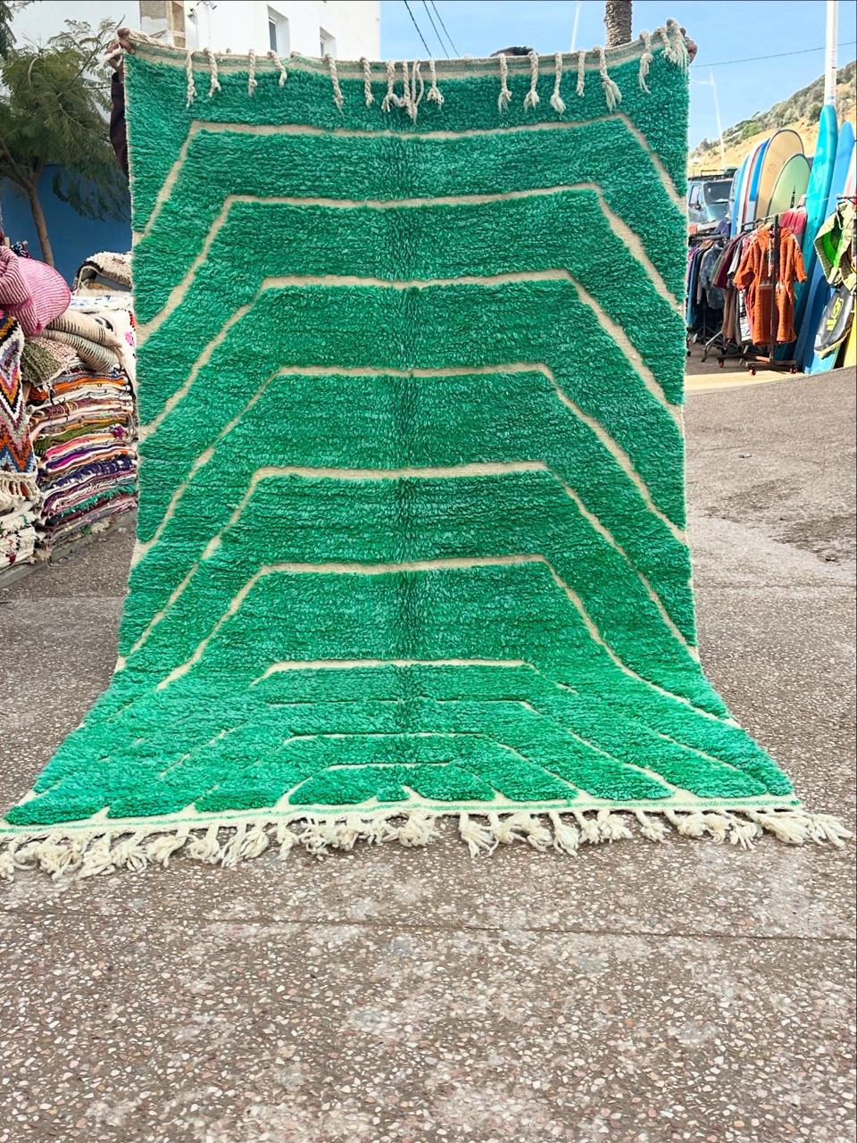 Handmade Beni Ouarain, size 250 x 150 cm || 8.2 x 4.92 ft
