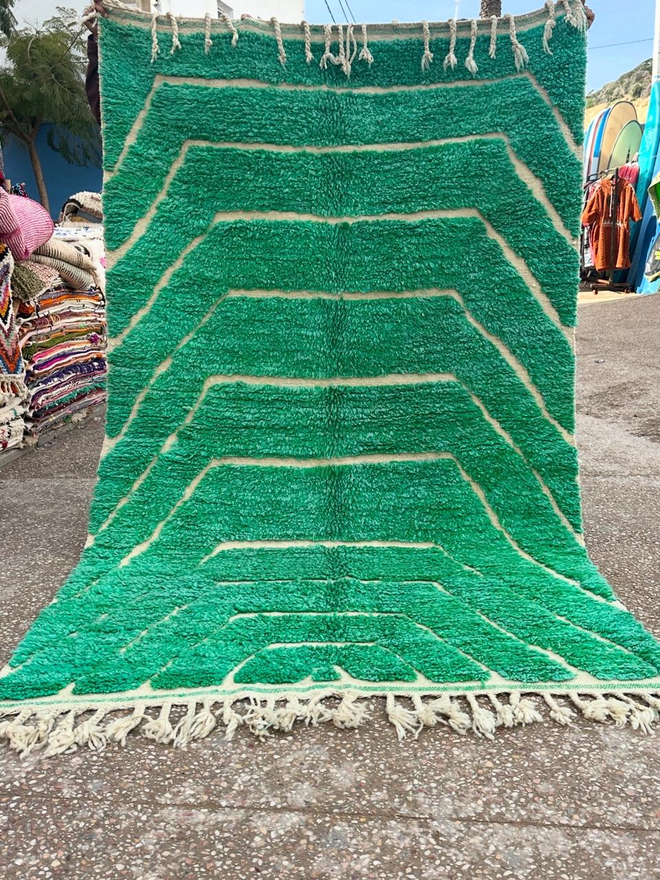 Handmade Beni Ouarain, size 250 x 150 cm || 8.2 x 4.92 ft