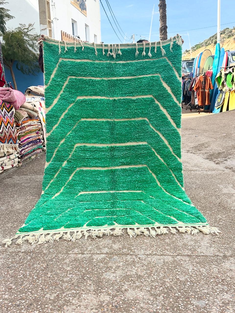 Handmade Beni Ouarain, size 250 x 150 cm || 8.2 x 4.92 ft
