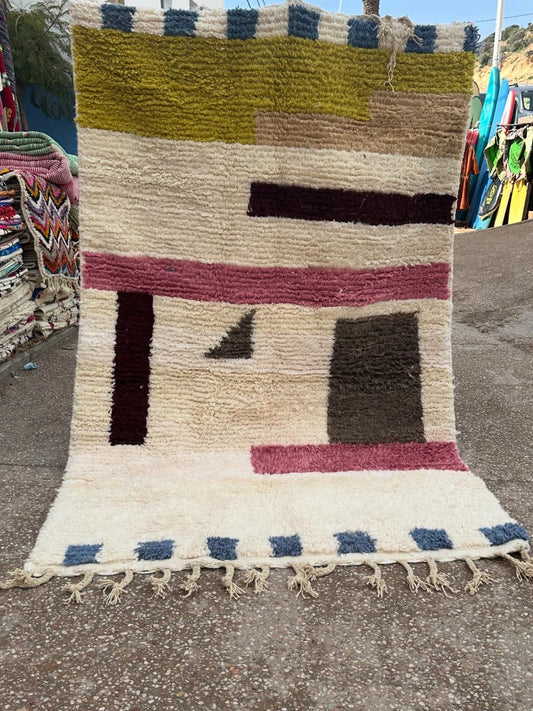 Handmade Azilal Rug, size 250 x 150 cm || 8.2 x 4.92 ft