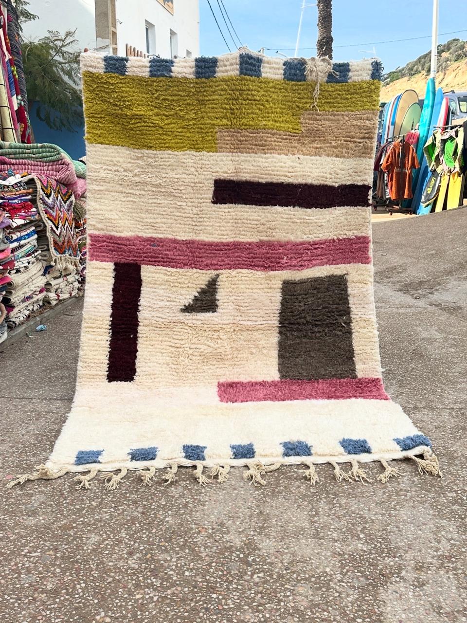 Handmade Azilal Rug, size 250 x 150 cm || 8.2 x 4.92 ft