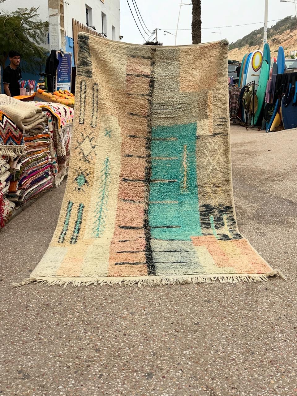 Handmade Azilal Rug, size 250 x 150 cm || 8.2 x 4.92 ft