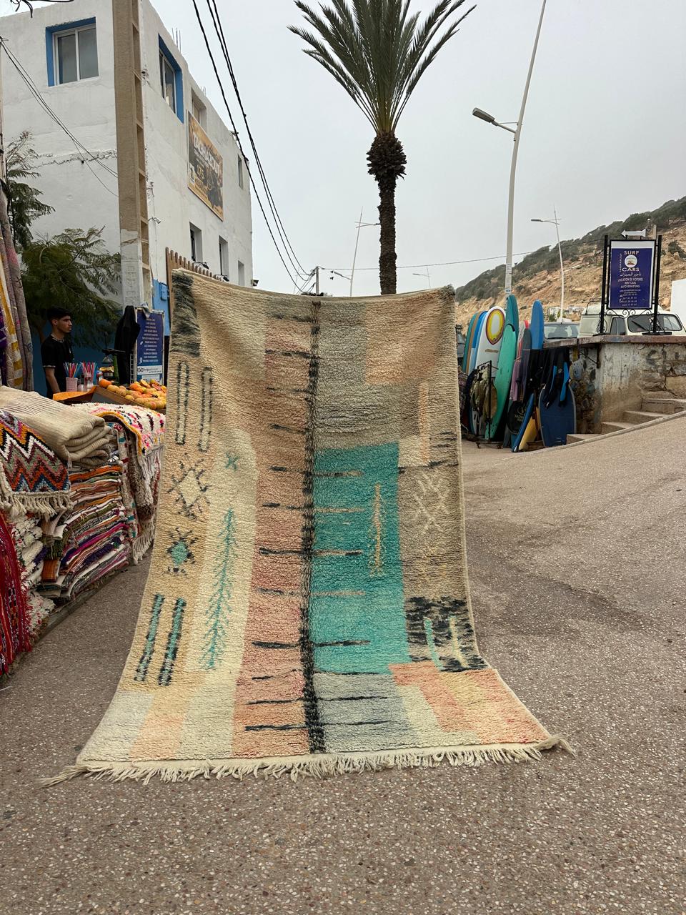 Handmade Azilal Rug, size 250 x 150 cm || 8.2 x 4.92 ft