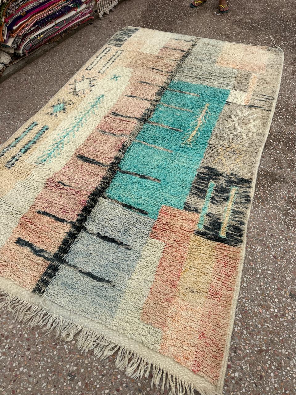 Handmade Azilal Rug, size 250 x 150 cm || 8.2 x 4.92 ft