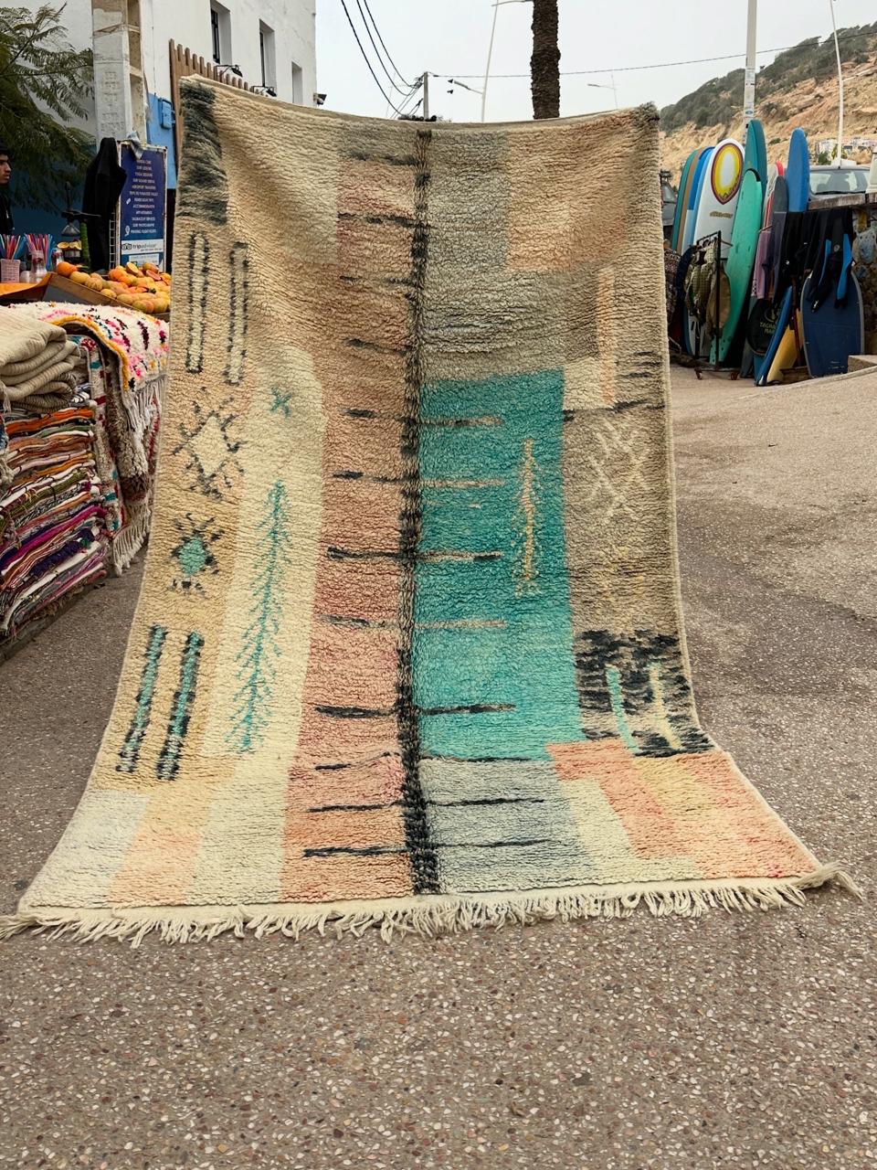 Handmade Azilal Rug, size 250 x 150 cm || 8.2 x 4.92 ft