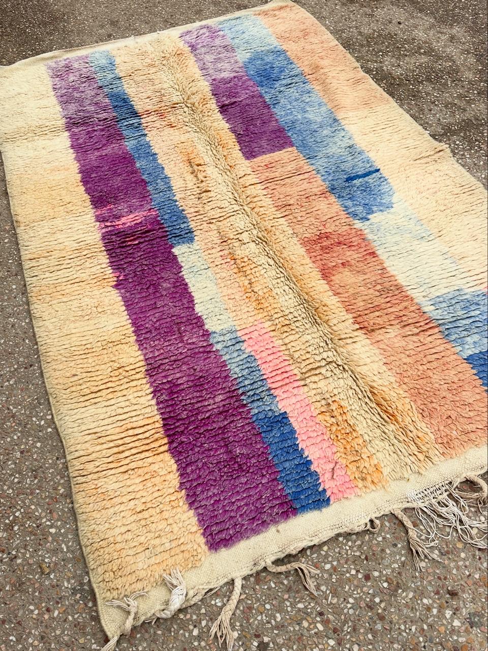 Handmade Azilal Rug, size 250 x 150 cm || 8.2 x 4.92 ft