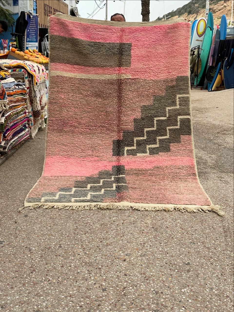 Handmade Azilal Rug, size 250 x 150 cm || 8.2 x 4.92 ft