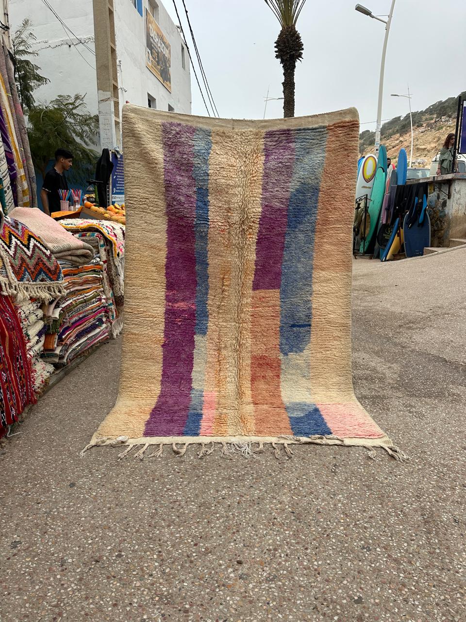 Handmade Azilal Rug, size 250 x 150 cm || 8.2 x 4.92 ft