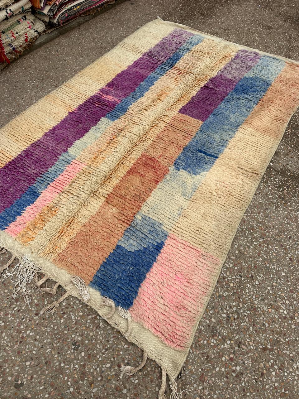 Handmade Azilal Rug, size 250 x 150 cm || 8.2 x 4.92 ft