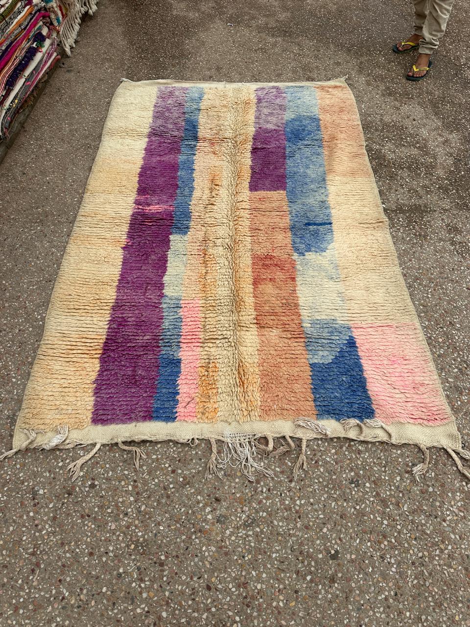 Handmade Azilal Rug, size 250 x 150 cm || 8.2 x 4.92 ft