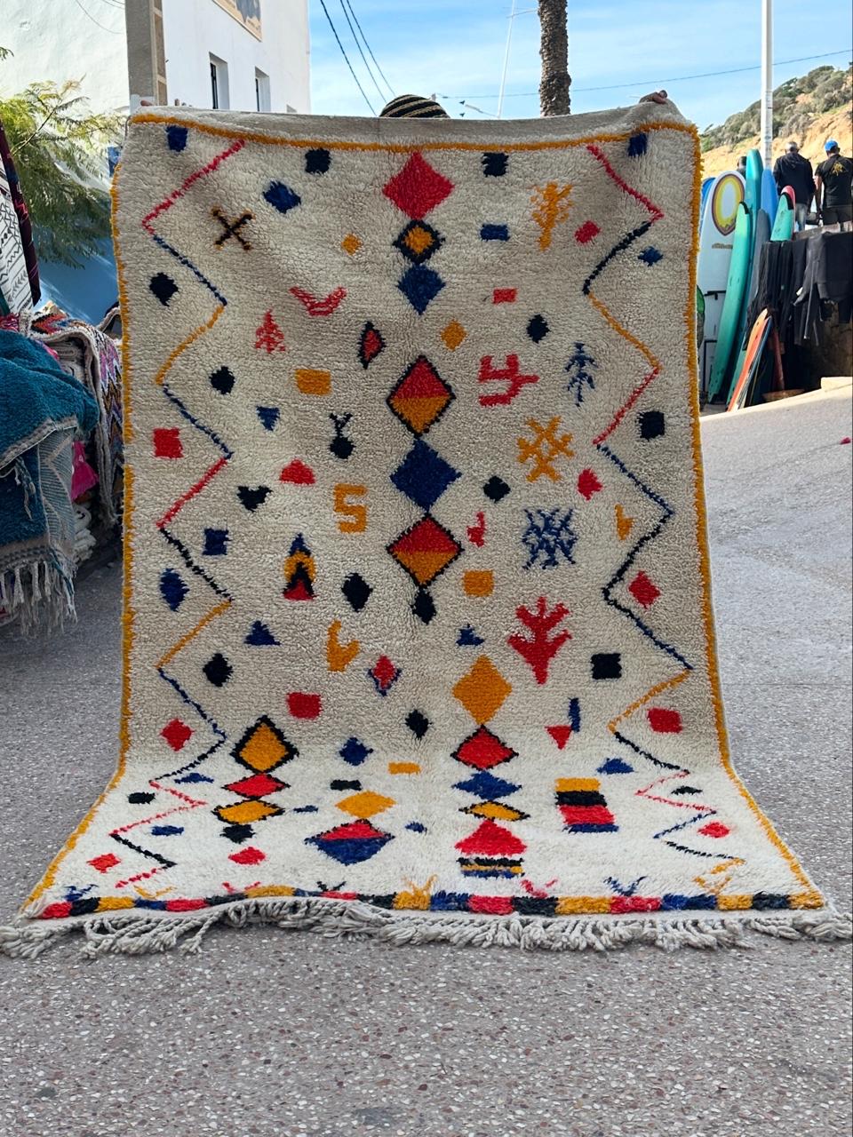 Handmade Azilal Rug, size 250 x 150 cm || 8.2 x 4.92 ft