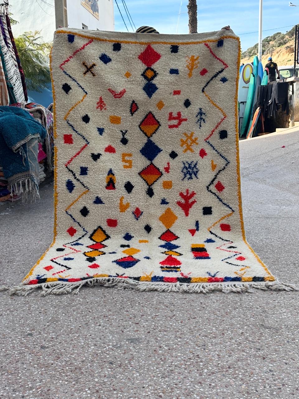 Handmade Azilal Rug, size 250 x 150 cm || 8.2 x 4.92 ft